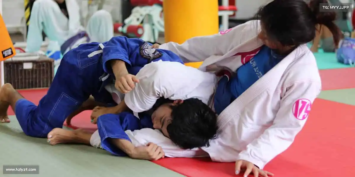 <strong>女校脱给我揉视频入口</strong>匠心打磨影视精品，让好故事在银幕上永续发光🎬